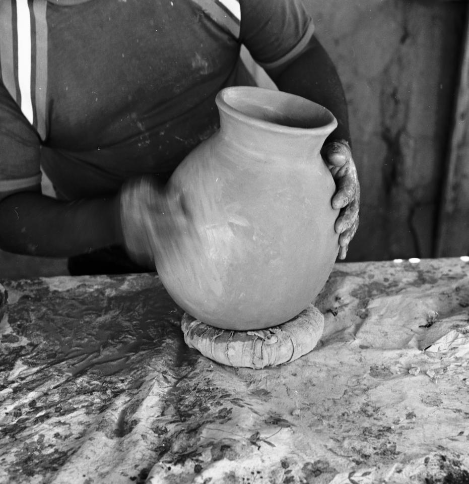 Rough polishing of the pot